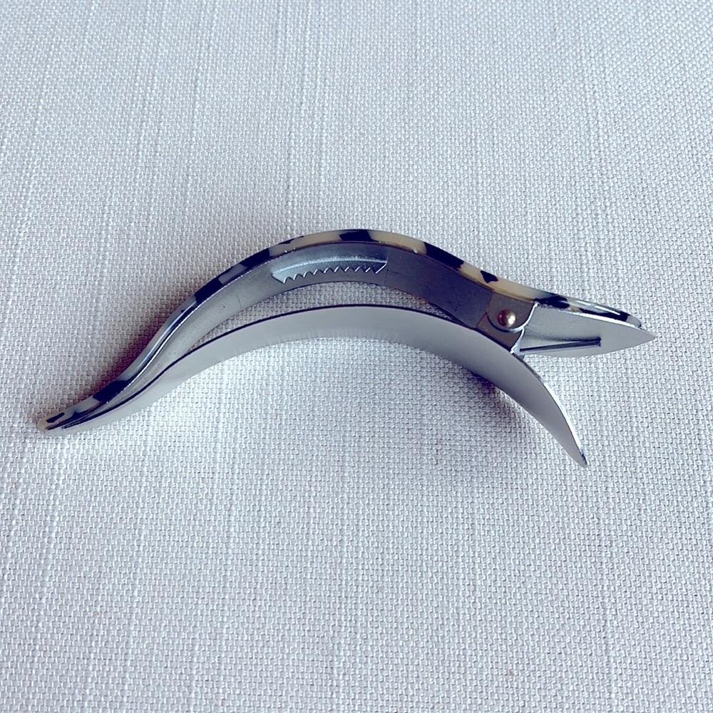 2 New Hair Clips - Picture 4 of 7